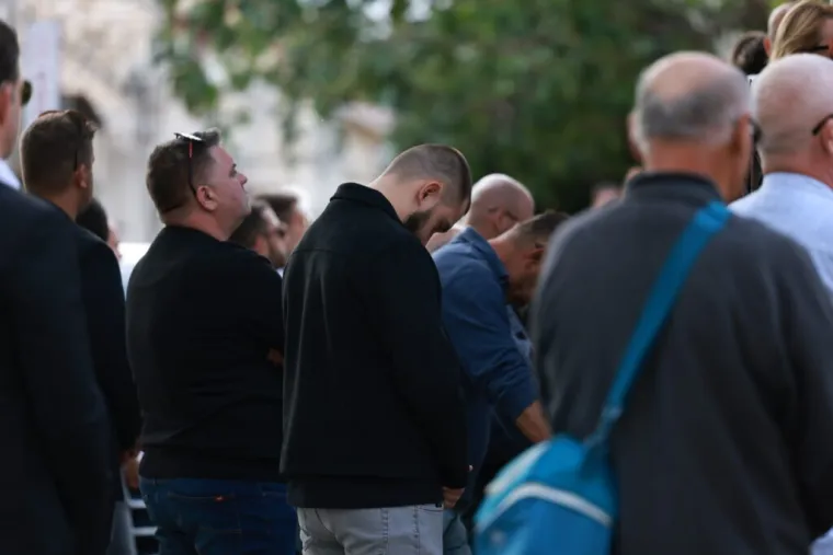 Dalmacija zavijena u crno: Pogledajte posljednji ispraćaj poginulih planinara