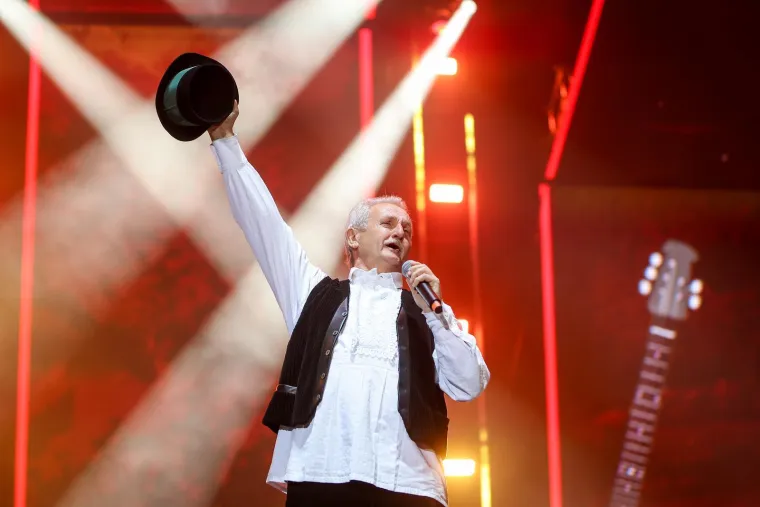 Zagreb je grmio tijekom koncerta u Areni: Krema domaće scene i hrvatske zastave u zraku