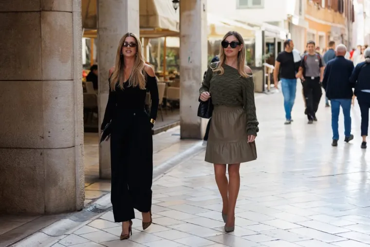 Vrckasta dama pro&scaron;etala i ostavila prolaznike bez teksta: Užarila atmosferu u Zadru