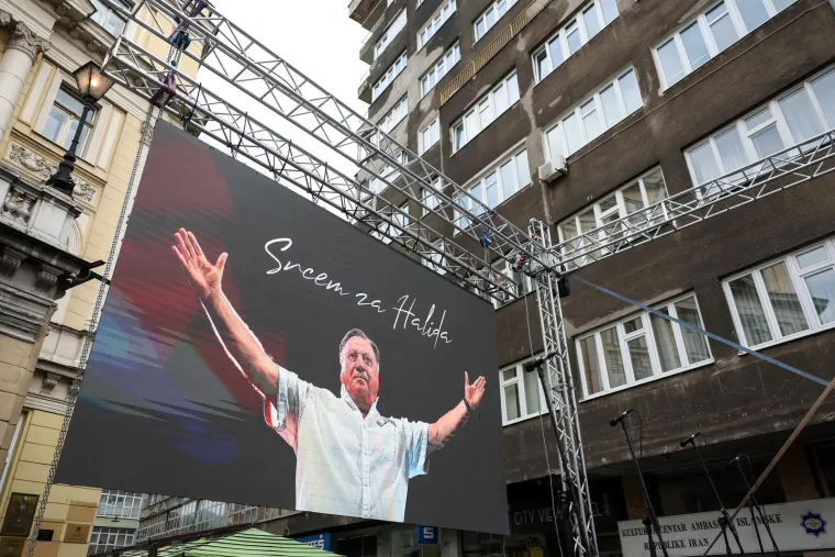 Sarajlije u suzama, stigla Hanka Paldum: Krenulo okupljanje u čast Halidu Bešliću