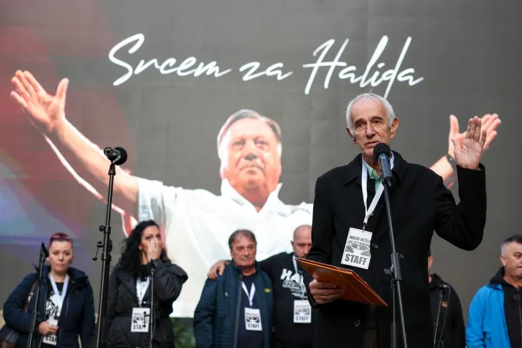 Sarajlije u suzama, stigla Hanka Paldum: Krenulo okupljanje u čast Halidu Bešliću