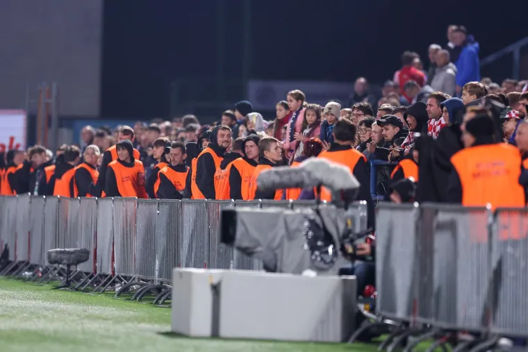 Malo je tko zaslužio ovo poput njega: Pogledajte suze Erlića nakon prvijenca u najdražem dresu