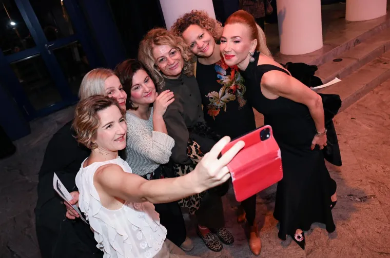 Spektakl na premijeri predstave: Ecija i Ljupka u prvom planu, a glamur nije izostao