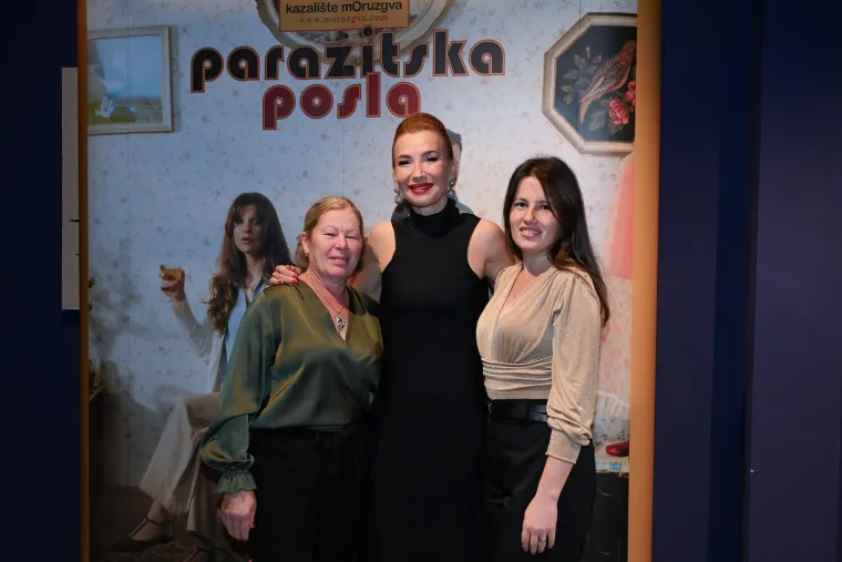 Spektakl na premijeri predstave: Ecija i Ljupka u prvom planu, a glamur nije izostao