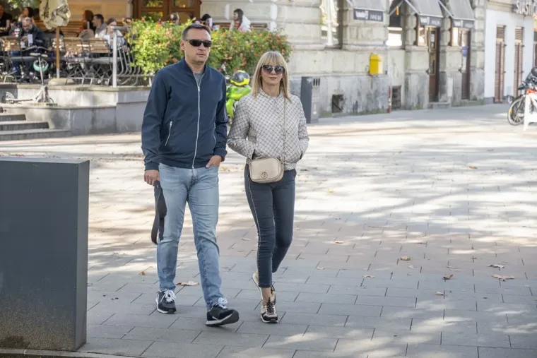 Neki su gledali kestene, ali ipak su se svi okretali za njom: Ova dama ukrala je show u Karlovcu