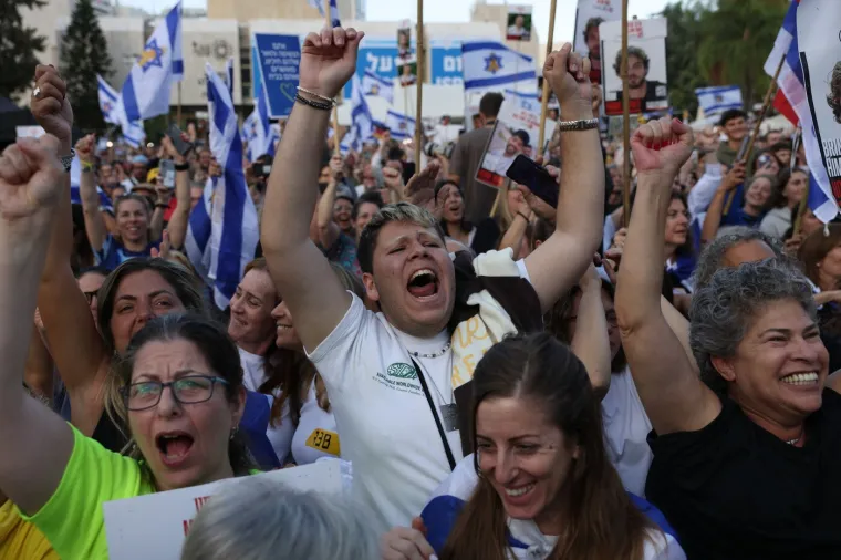 Pogledajte suze radosnice i slavlje u Tel Avivu: Taoci se nakon dvije godine vraćaju kući