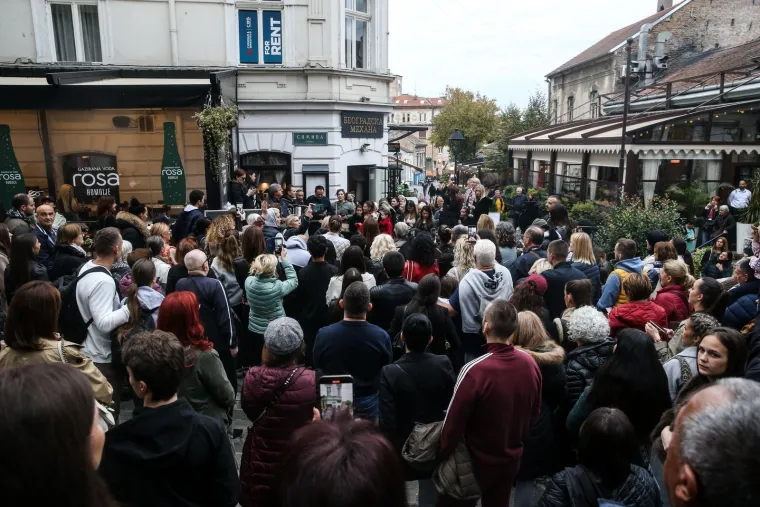 Srbija i Crna Gora oplakuju kralja narodne glazbe: Građani u suzama pjevali njegove hitove