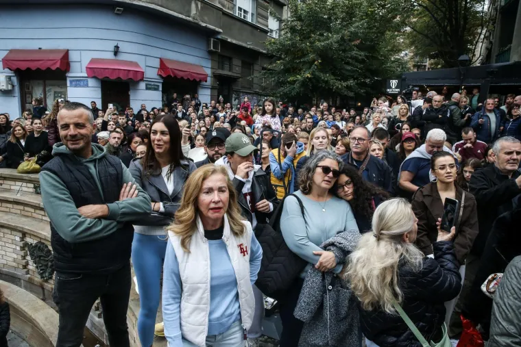 Srbija i Crna Gora oplakuju kralja narodne glazbe: Građani u suzama pjevali njegove hitove