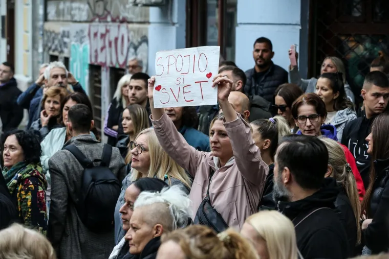 Srbija i Crna Gora oplakuju kralja narodne glazbe: Građani u suzama pjevali njegove hitove