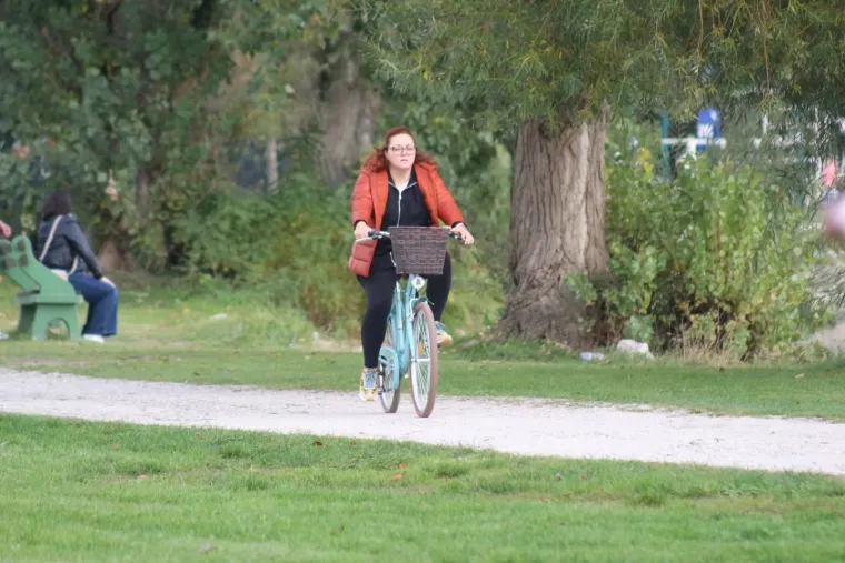 Sunčana nedjelja izmamila Međimurce van: Neki biciklom, pješke ili brodom, a neki - zmajem