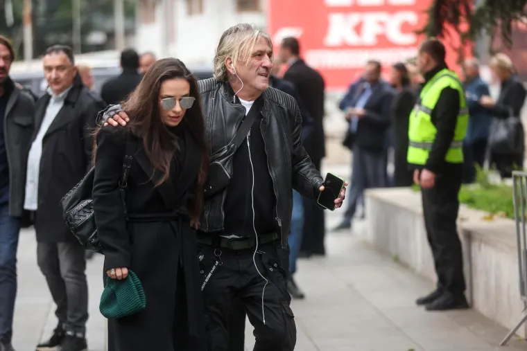 Tko je sve stigao na komemoraciju za Halida Be&scaron;lića? Brojne zvijezde tuguju za pjevačem