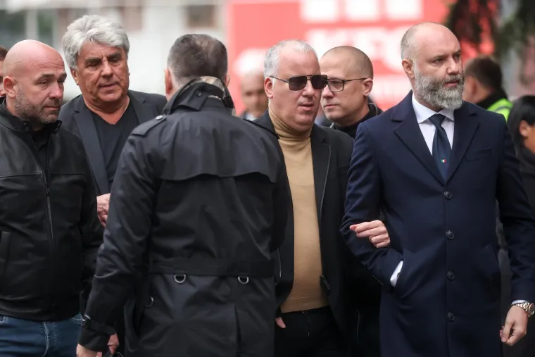 Tko je sve stigao na komemoraciju za Halida Be&scaron;lića? Brojne zvijezde tuguju za pjevačem