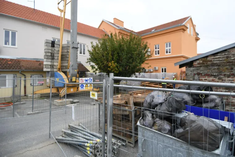 Ovo je mjesto smrti u Bjelovaru: Policija istražuje kako je do&scaron;lo do tragedije na gradili&scaron;tu