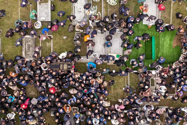 Pogledajte pogreb Halida Be&scaron;lića: Oko 100 tisuća ljudi ispratilo kralja narodne glazbe