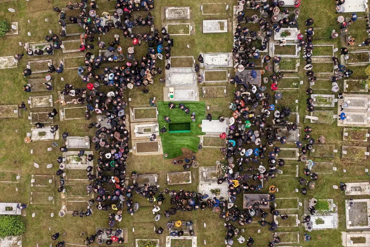 Pogledajte pogreb Halida Be&scaron;lića: Oko 100 tisuća ljudi ispratilo kralja narodne glazbe