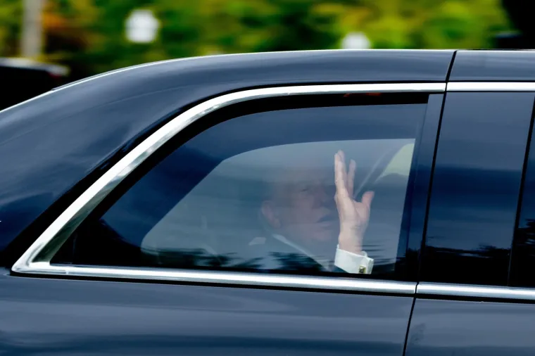 Moćni lovci pratili Trumpa u avionu, a onda je sjeo u 'Zvijer': 'Iranci su pretučeni i izubijani'