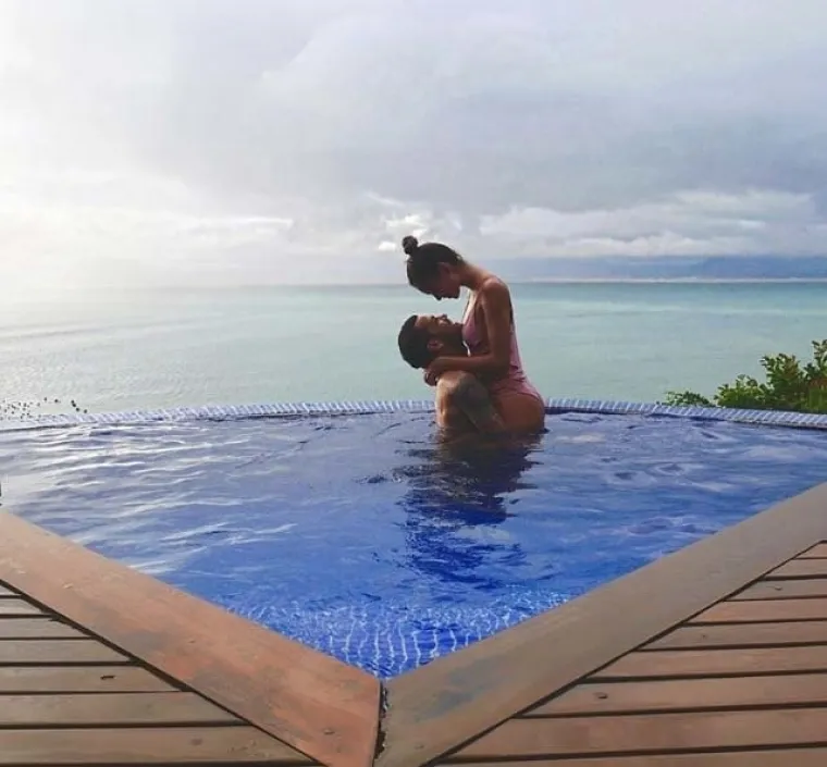 Supruga nogometne zvijezde preživjela skandal, osudu i usred kaosa dogodilo se čudo