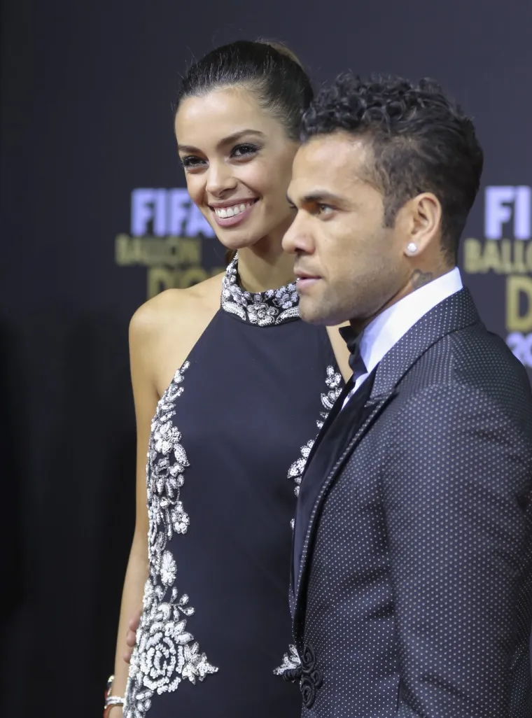 Supruga nogometne zvijezde preživjela skandal, osudu i usred kaosa dogodilo se čudo