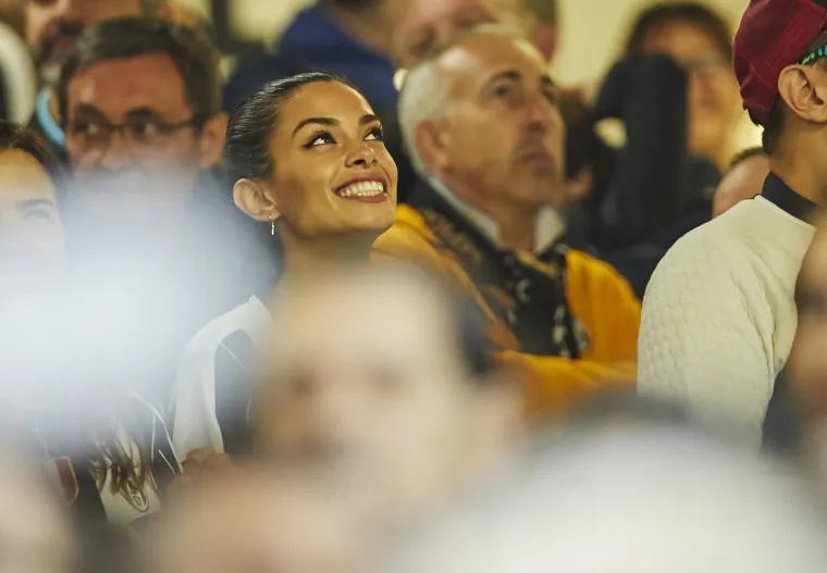 Supruga nogometne zvijezde preživjela skandal, osudu i usred kaosa dogodilo se čudo
