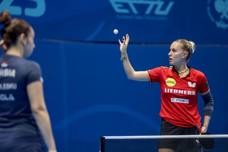 Svi u zadarskom košarkaškom hramu gledali su što djevojke rade na stolu