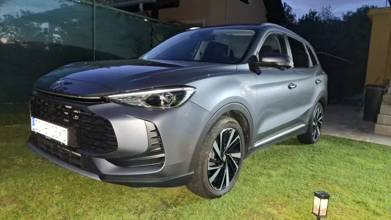 Kinez koji 'vuče' kao lud, a troši benzina na kapaljku: Vozili smo MG ZS Hybrid+