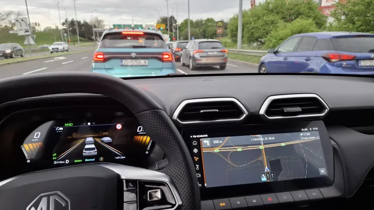 Kinez koji 'vuče' kao lud, a troši benzina na kapaljku: Vozili smo MG ZS Hybrid+