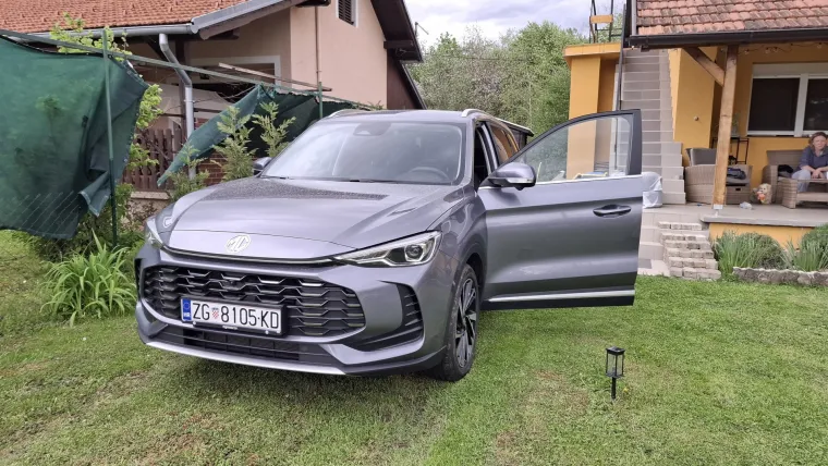 Kinez koji 'vuče' kao lud, a troši benzina na kapaljku: Vozili smo MG ZS Hybrid+