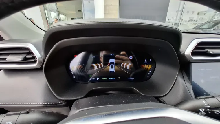 Kinez koji 'vuče' kao lud, a tro&scaron;i benzina na kapaljku: Vozili smo MG ZS Hybrid+