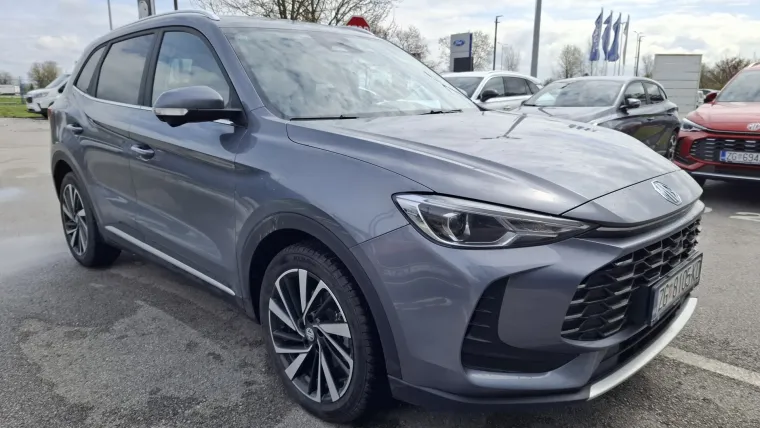 Kinez koji 'vuče' kao lud, a tro&scaron;i benzina na kapaljku: Vozili smo MG ZS Hybrid+