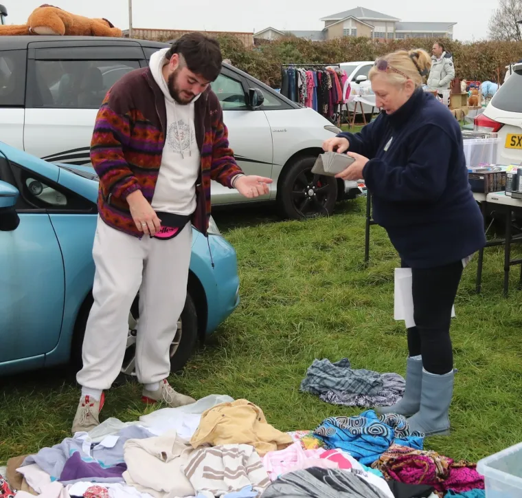 Slavna glumica doživjela financijski krah: Svoju odjeću prodaje za sitni&scaron;