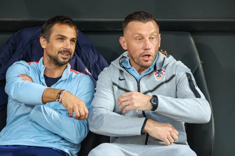 Pazite u čijem društvu Dalić i Mandžukić gledaju mlade Vatrene