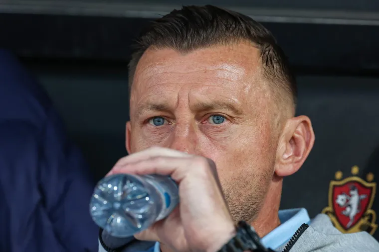 Pazite u čijem dru&scaron;tvu Dalić i Mandžukić gledaju mlade Vatrene