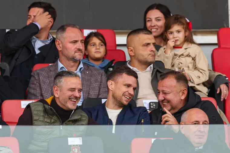 Pazite u čijem društvu Dalić i Mandžukić gledaju mlade Vatrene