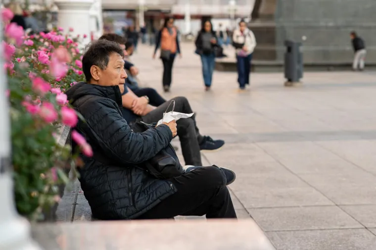 Zagrebački trg vrvio je prolaznicima, a svi su gledali u nju: Dama na biciklu očarala centar