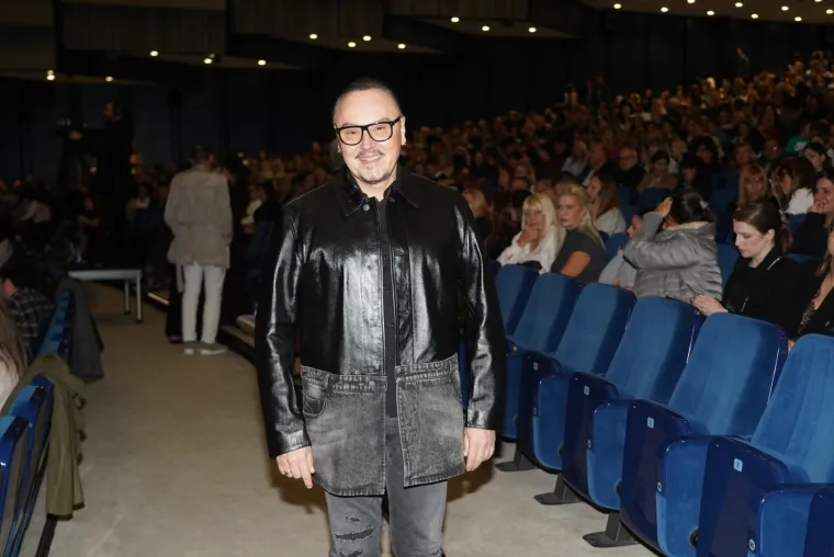 Suzana Mančić se pojavila na koncertu u Beogradu i zasjenila sve: &Scaron;armantna glumica kao da ne stari