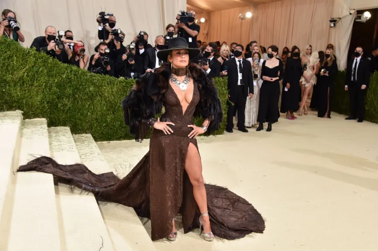 Bez gaćica i grudnjaka? Ma može! Ovo su najbolja izdanja Jennifer Lopez