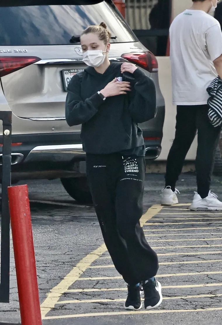 Biološka kći Brada i Angeline u potpunosti promijenila izgled: Rijetki bi je danas prepoznali