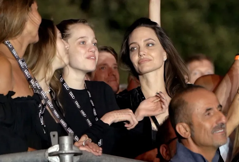 Biološka kći Brada i Angeline u potpunosti promijenila izgled: Rijetki bi je danas prepoznali