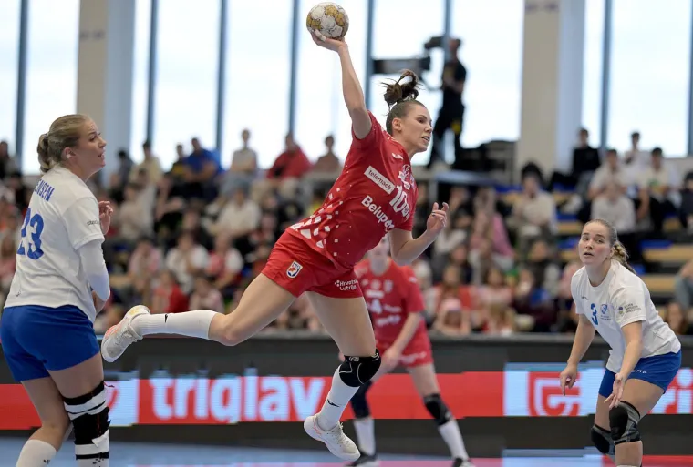 Rukometašice proslavile pobjedu s najmanjim i najslađim navijačima