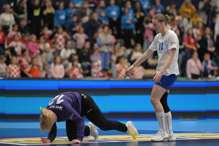 Rukometašice proslavile pobjedu s najmanjim i najslađim navijačima