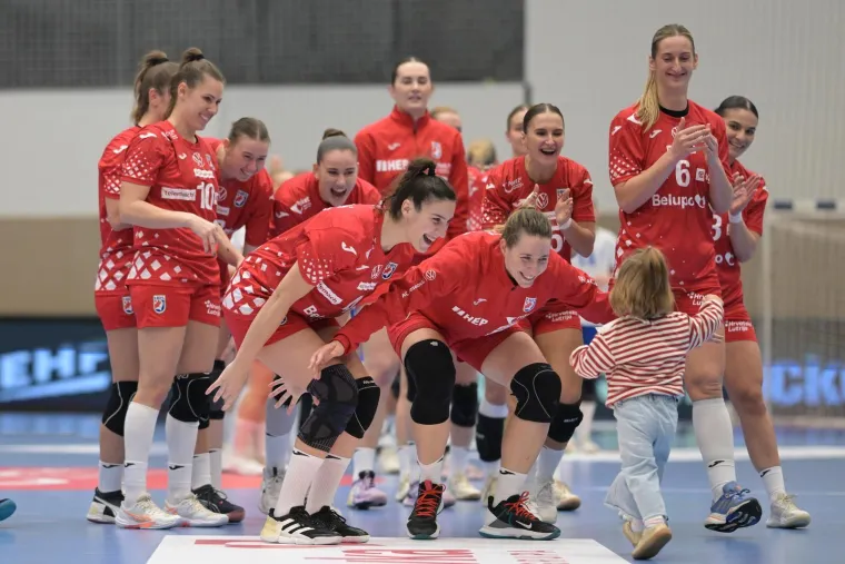 Rukometašice proslavile pobjedu s najmanjim i najslađim navijačima