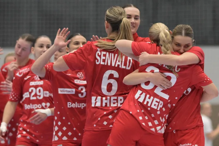 Rukometašice proslavile pobjedu s najmanjim i najslađim navijačima