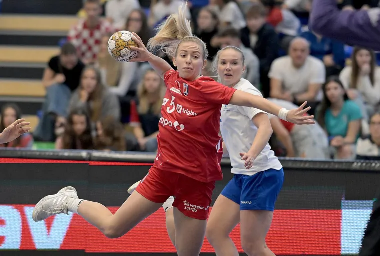 Rukometa&scaron;ice proslavile pobjedu s najmanjim i najslađim navijačima