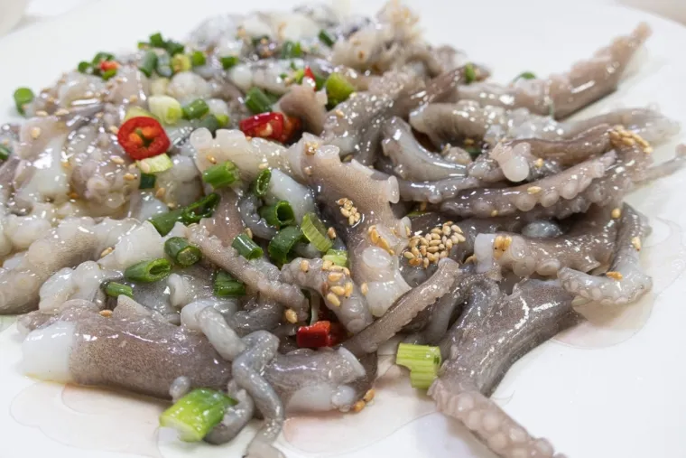 Kada vidite ova jela dići će vam se želudac: Nevjerojatno, ali specijaliteti su diljem svijeta