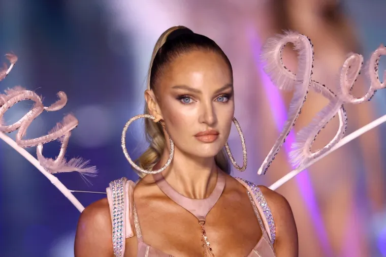 Candice Swanepoel godine ne mogu ništa, zasjala na Victoria's Secret reviji