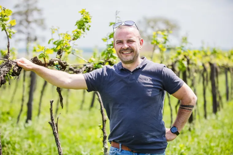 Nova sezona ‘Ljubav je na selu’ stigla na Voyo! Upoznajte farmere koji će otvoriti svoje srce
