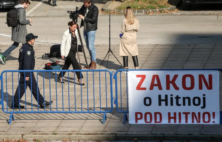 Od oporbe samo Most, Thompson na zvučnicima i pozdrav s ministricom: Ovako izgleda veliki prosvjed hitnjaka