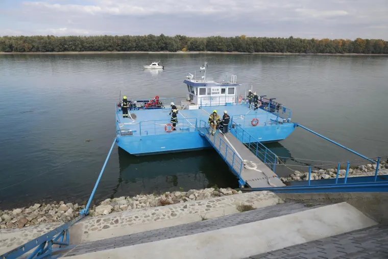Dramatični prizori spa&scaron;avanja na istoku Hrvatske: Požar na brodu, dim i panika