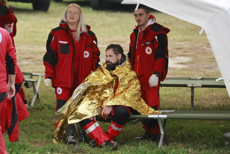 Dramatični prizori spašavanja na istoku Hrvatske: Požar na brodu, dim i panika