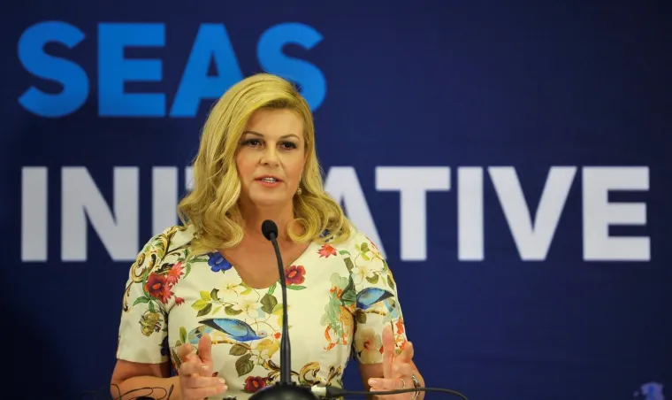 Od odijela do haljina: Ovo su najupečatljivija modna izdanja Kolinde Grabar-Kitarović